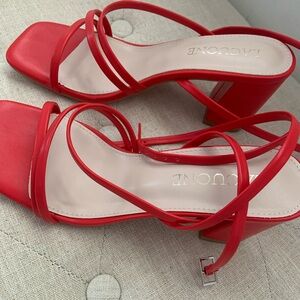 Red strappy block heel - size 6. New!